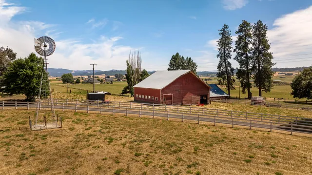 $899,000 | 12504 North Fairview Road, Mead, WA 99021