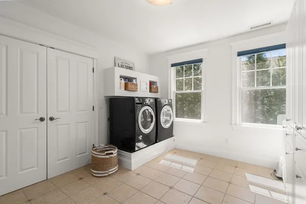 $2,999,000 | 33 Everett Street, Concord, MA 01742