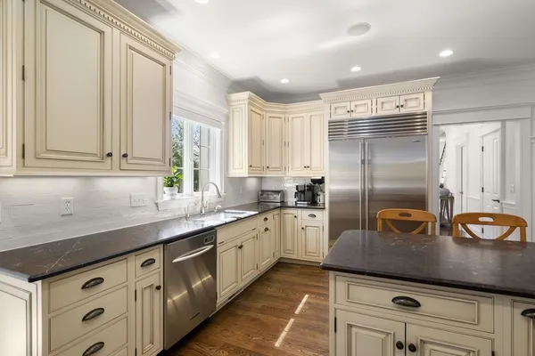 $2,999,000 | 33 Everett Street, Concord, MA 01742