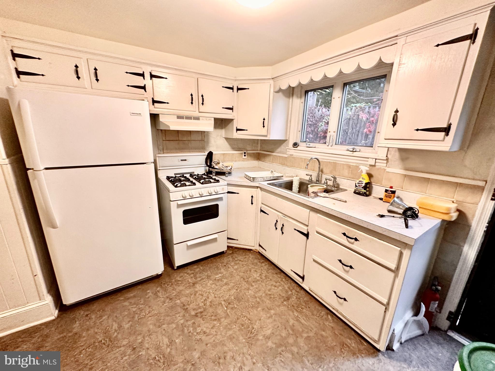 113 Carson Street Philadelphia, PA 19127 - Photo 5 of 13