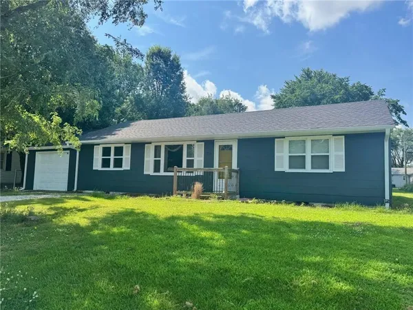 $265,000 | 233 West 5th Street, Adrian, MO 64720