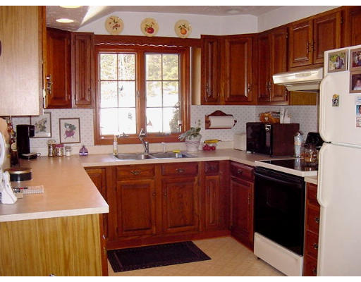 64 Osgood Road Charlton, MA 01507 - Photo 5 of 9