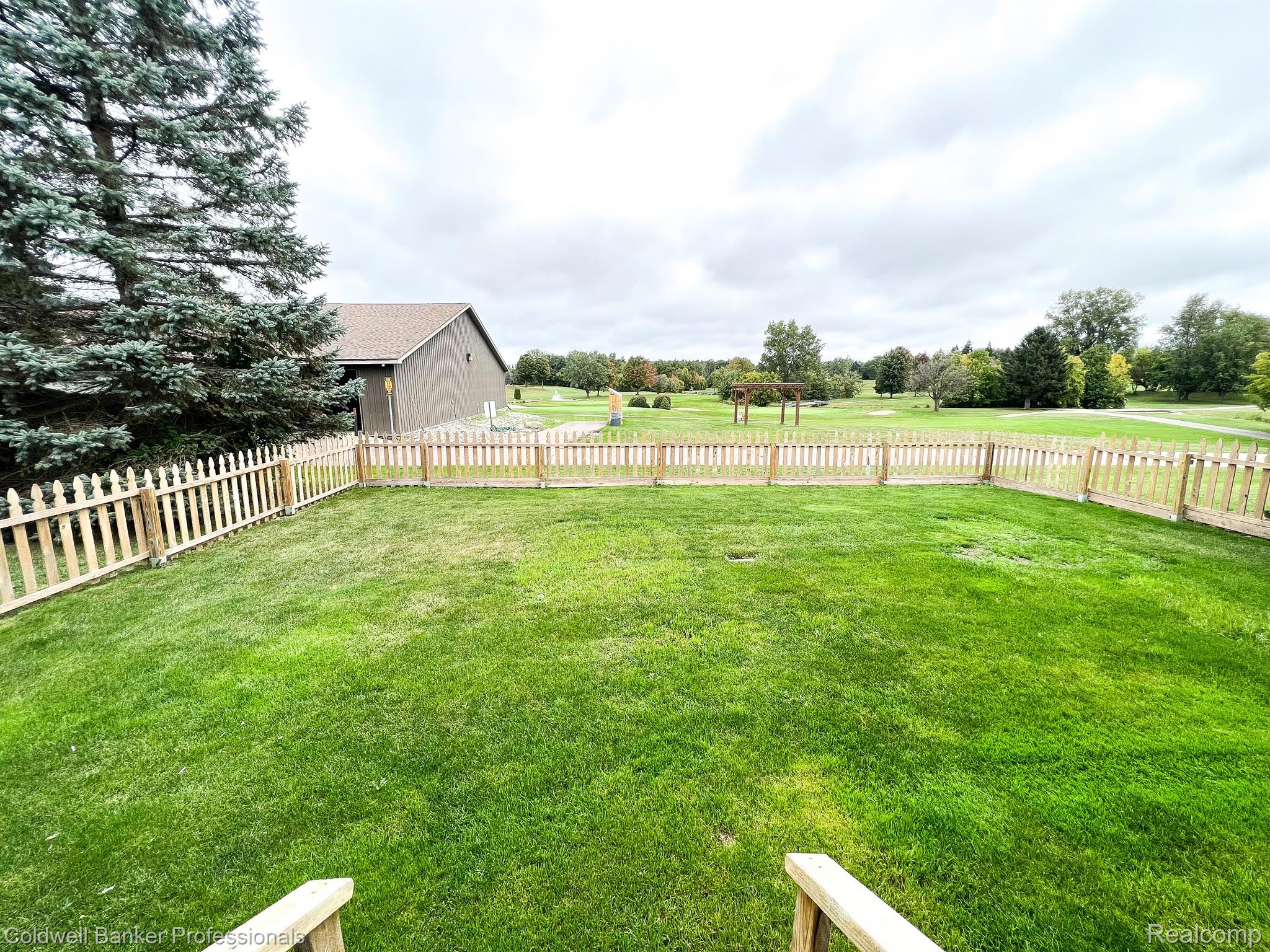 6081 Davison Road Burton, MI 48509 - Photo 4 of 20 Gallery Image 4