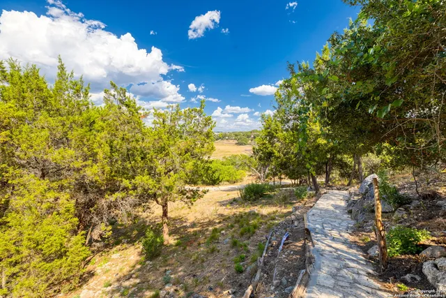 $649,900 | 1761 Lakeside Drive West, Canyon Lake, TX 78133