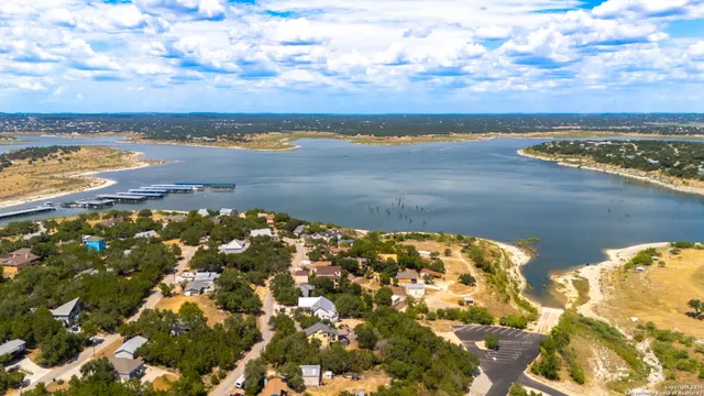 $649,900 | 1761 Lakeside Drive West, Canyon Lake, TX 78133