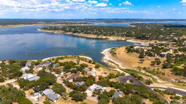 $649,900 | 1761 Lakeside Drive West, Canyon Lake, TX 78133