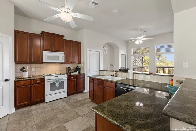 $649,900 | 1761 Lakeside Drive West, Canyon Lake, TX 78133