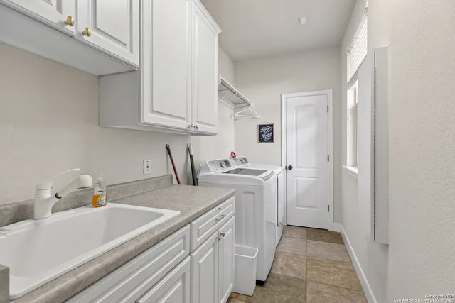 $649,900 | 1761 Lakeside Drive West, Canyon Lake, TX 78133