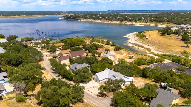 $649,900 | 1761 Lakeside Drive West, Canyon Lake, TX 78133
