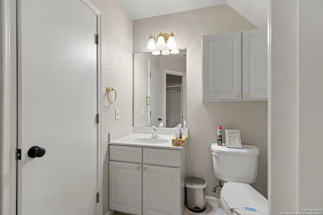 $649,900 | 1761 Lakeside Drive West, Canyon Lake, TX 78133