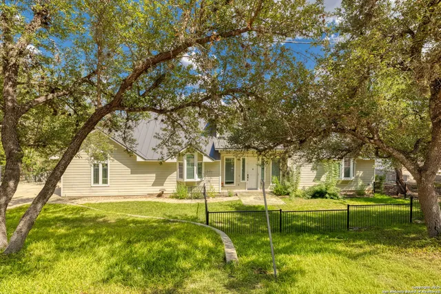 $649,900 | 1761 Lakeside Drive West, Canyon Lake, TX 78133