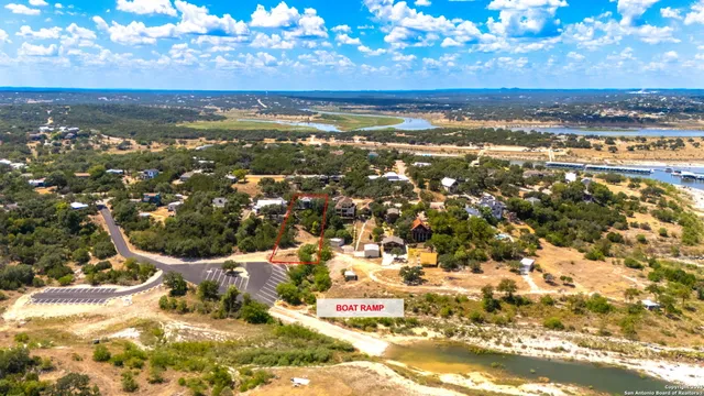 $649,900 | 1761 Lakeside Drive West, Canyon Lake, TX 78133