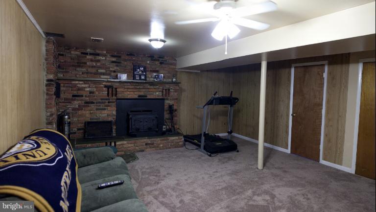 540 Manor Road Severna Park, MD 21146 - Photo 14 of 27 Family Room