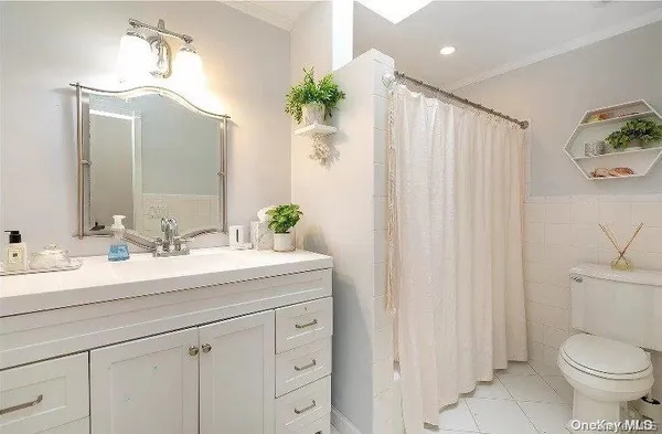 $4,500 | 1 Motts Lane, Glenwood Landing, NY 11547