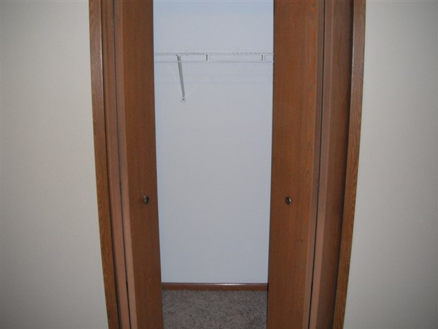 80 South Richman Road St. Clair, MI 48079 - Photo 9 of 20 31028133-8.JPG
