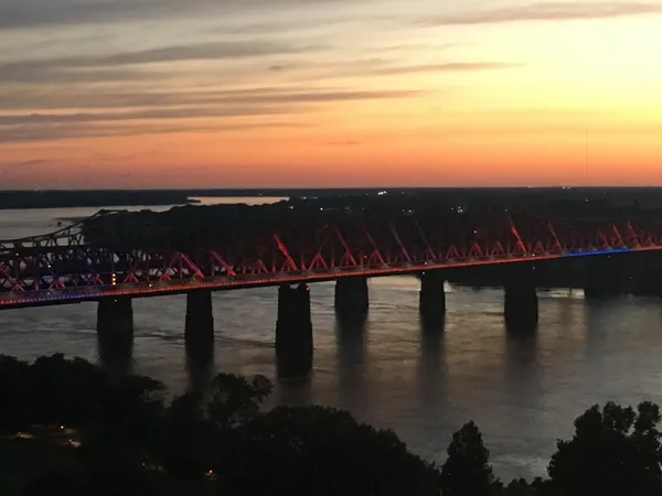 $585,000 | 717 Riverside Drive, Unit 1505, Memphis, TN 38103