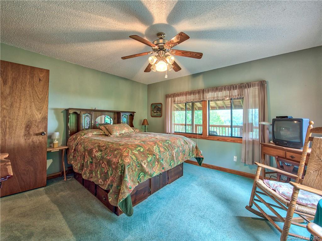 198 Boomer Ridge Maggie Valley, NC 28751 - Photo 14 of 32 Gallery Image 14