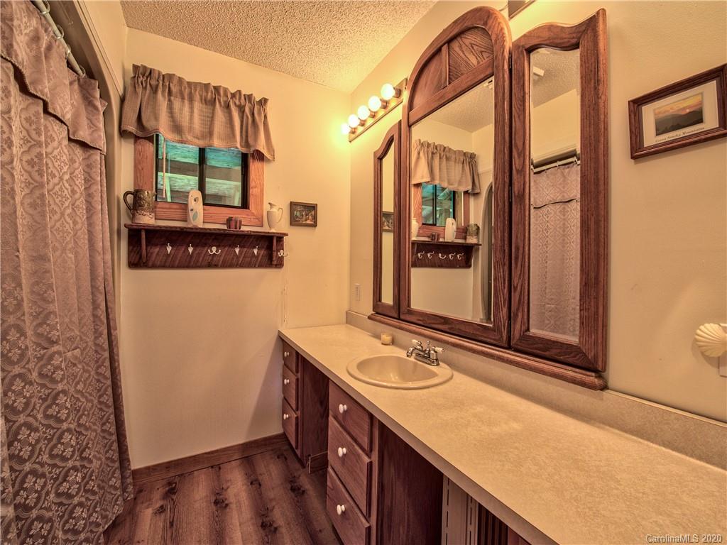 198 Boomer Ridge Maggie Valley, NC 28751 - Photo 18 of 32 Gallery Image 18