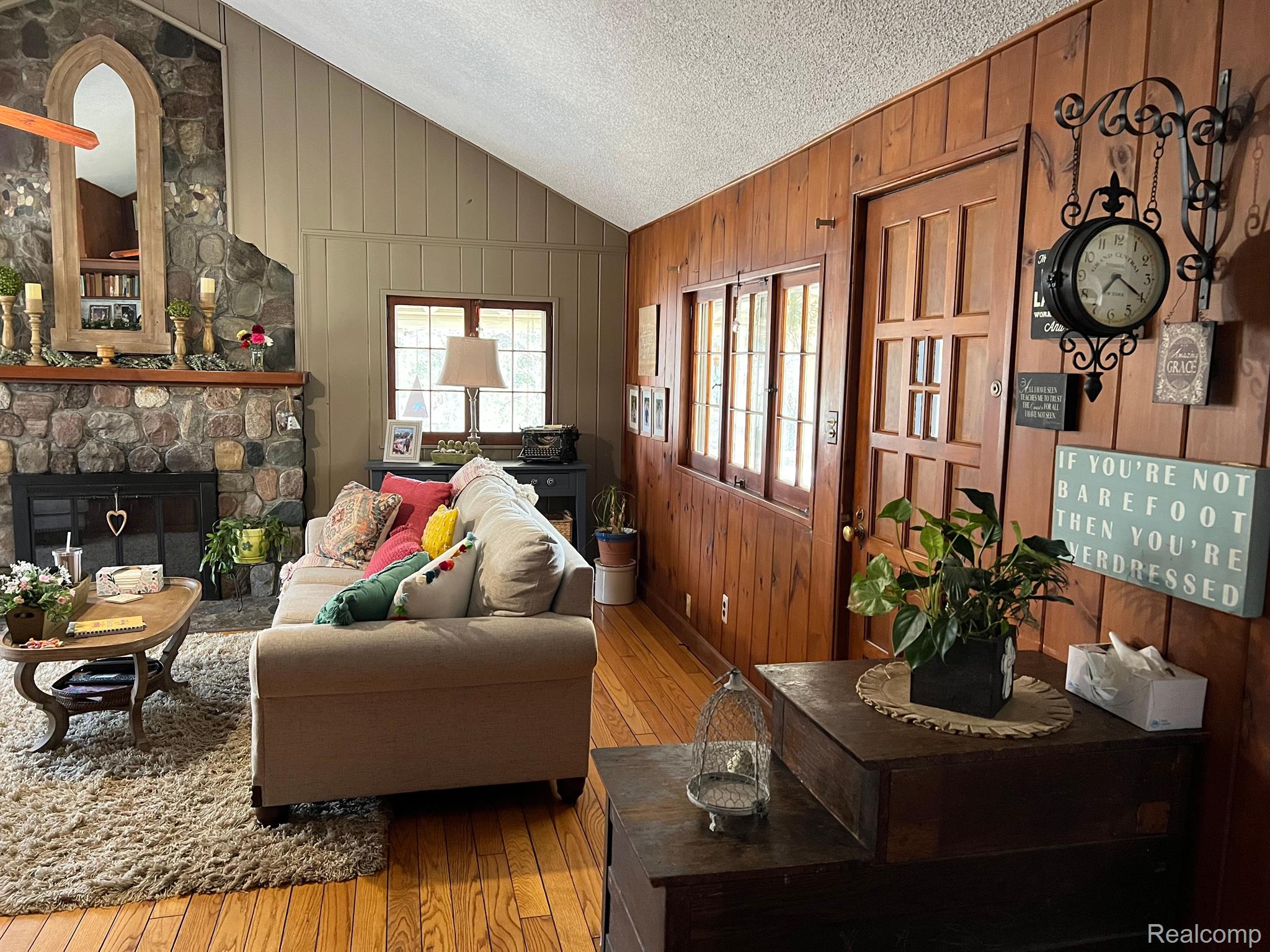 1750 East Gunn Road Rochester, MI 48306 - Photo 80 of 90 Guest House Interior