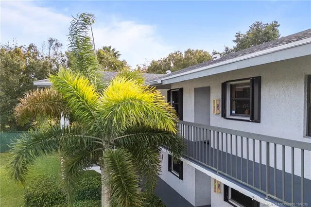 $225,000 | 1210 Southeast Parkview Place, Unit E9, Stuart, FL 34994