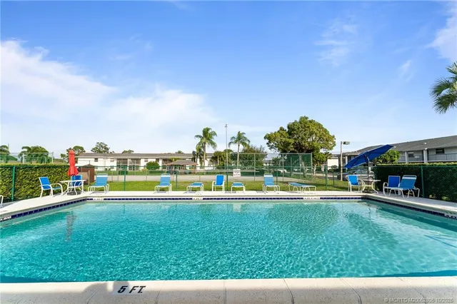$225,000 | 1210 Southeast Parkview Place, Unit E9, Stuart, FL 34994