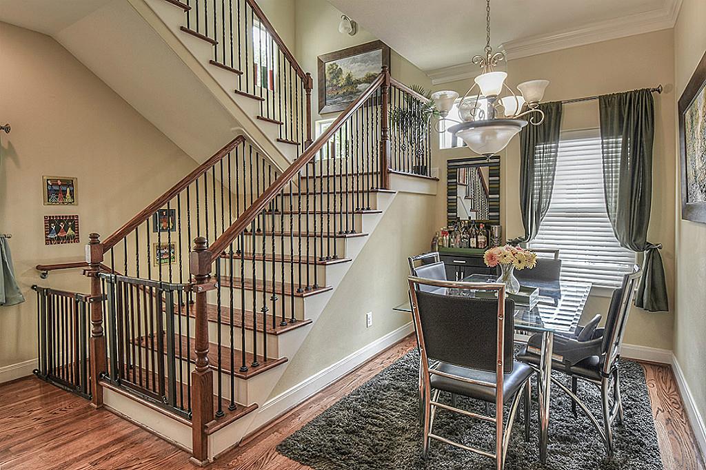 1137 West 24th Street, Unit A Houston, TX 77008 - Photo 5 of 40 a view of hall way with furniture