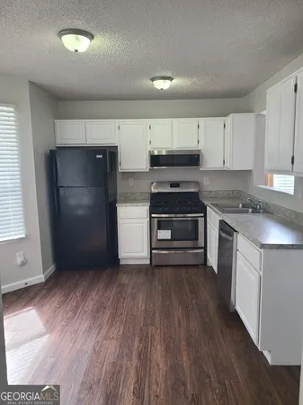 $1,800 | 1604 Picadilly Court Northeast, Conyers, GA 30013