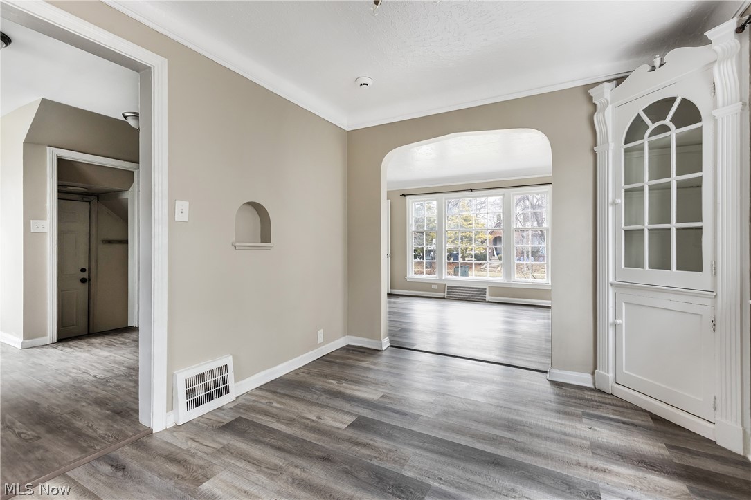3668 Grosvenor Road Cleveland Heights, OH 44118 - Photo 5 of 18