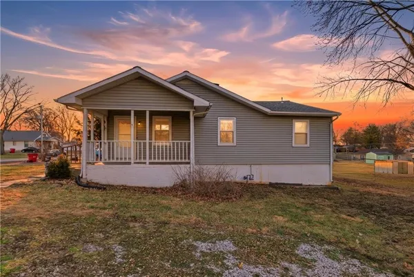 $239,000 | 200 Southwest 7th Street, Oak Grove, MO 64075