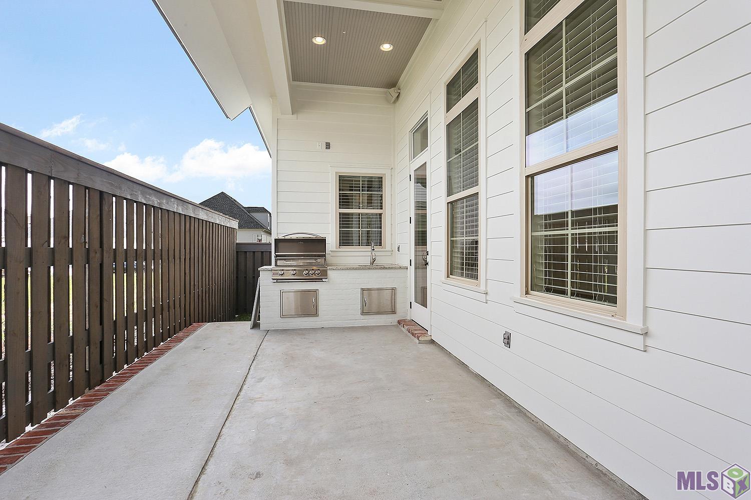 10742 Moss Grove Lane Baton Rouge, LA 70810 - Photo 3 of 15