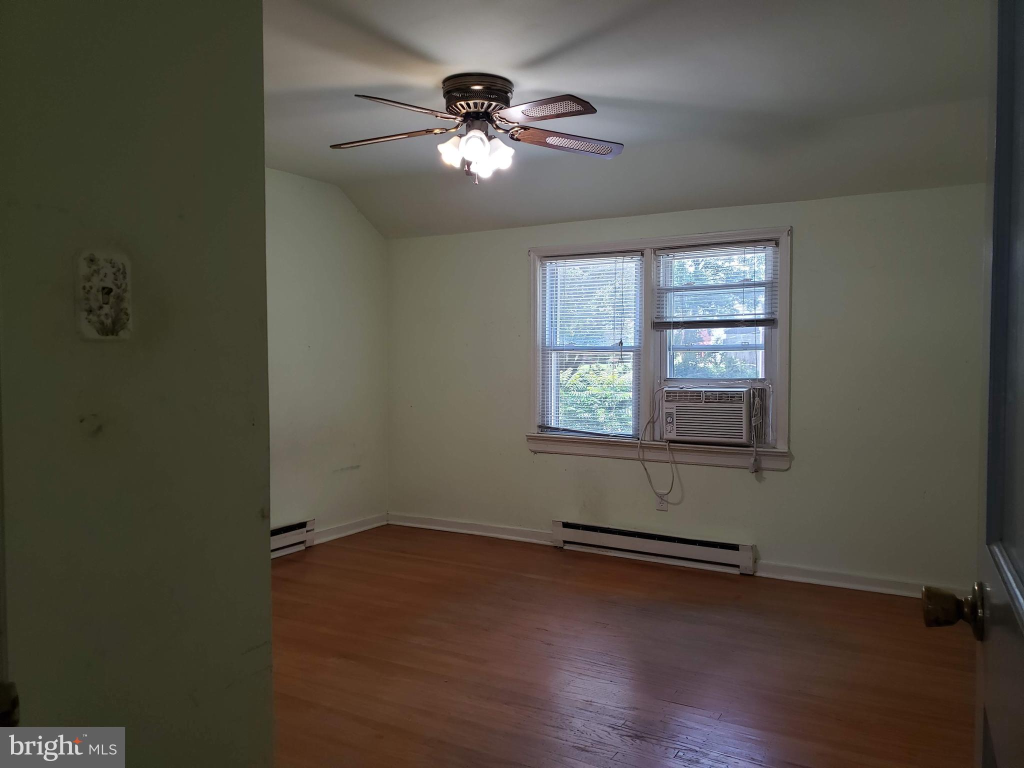 542 Valley View Road Springfield, PA 19064 - Photo 23 of 28 Bedroom #4