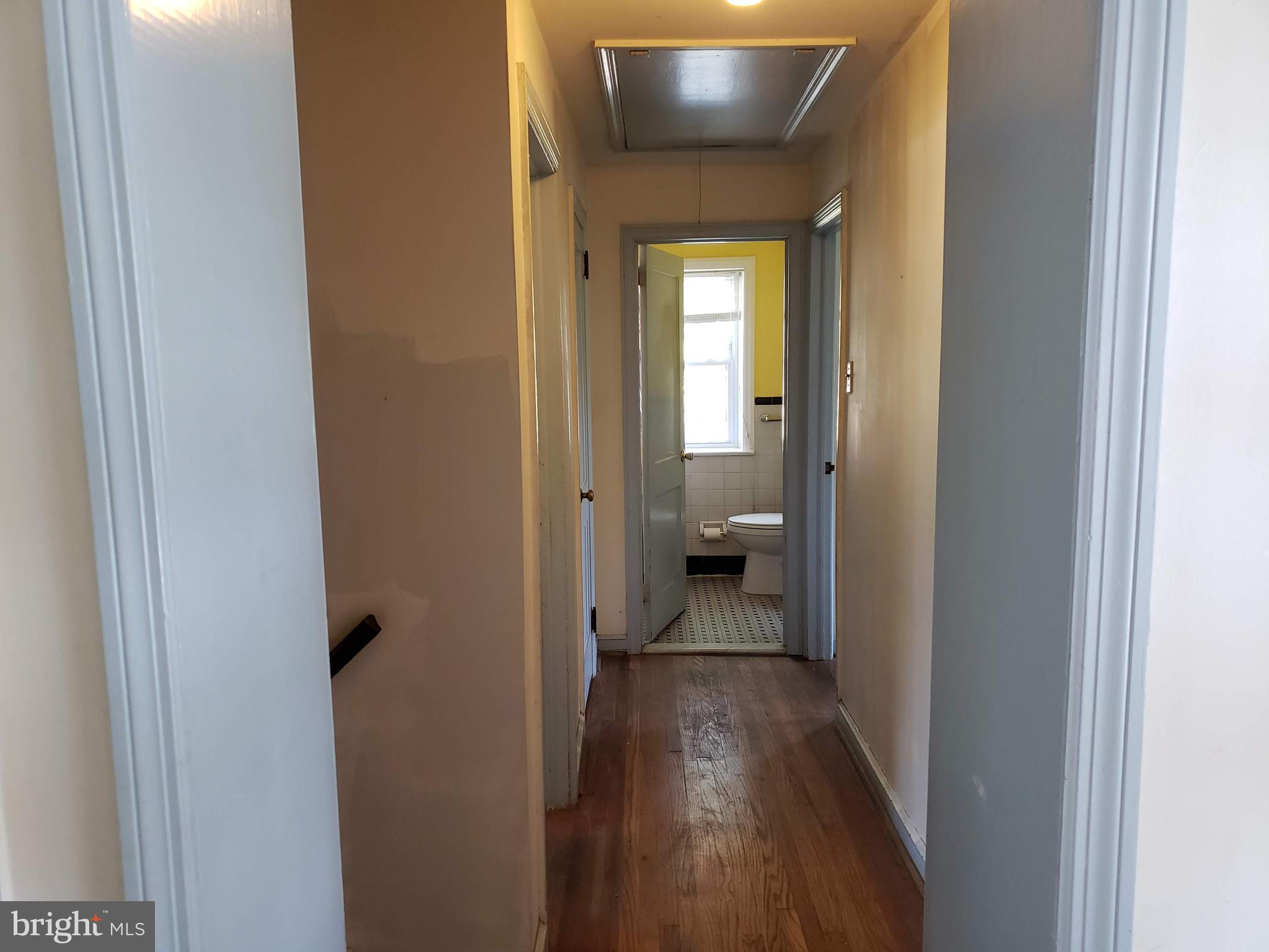 542 Valley View Road Springfield, PA 19064 - Photo 27 of 28 2nd Floor Hallway