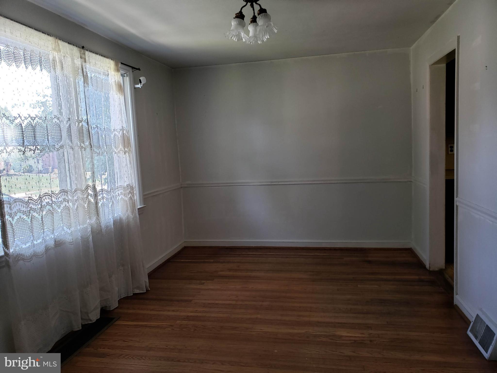 542 Valley View Road Springfield, PA 19064 - Photo 8 of 28 Dining Room