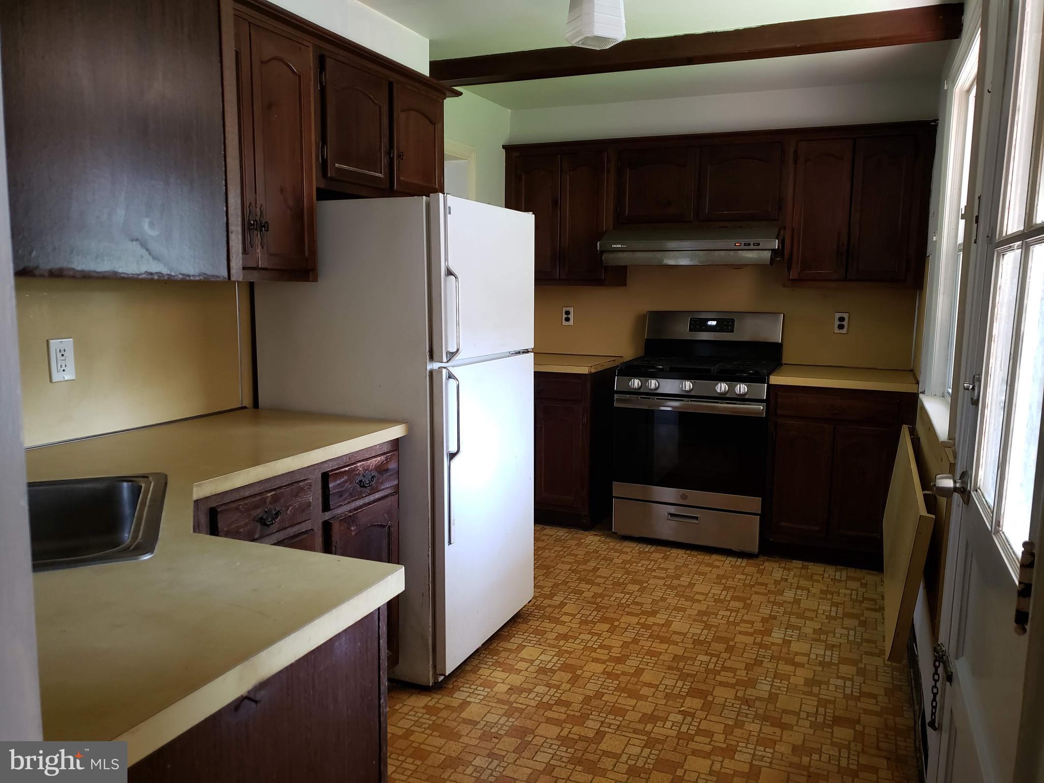 542 Valley View Road Springfield, PA 19064 - Photo 10 of 28 Kitchen