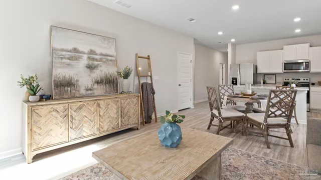 $281,900 | 8142 Fox Hunt Drive, Milton, FL 32583