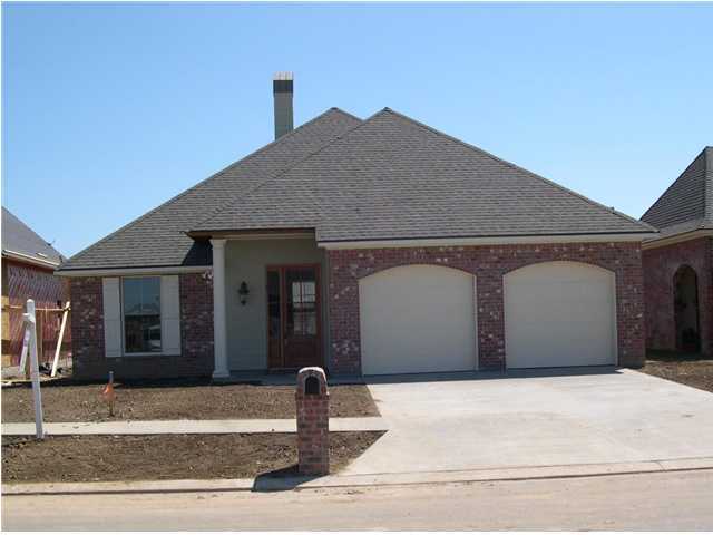 173 La Rue Vil Lafayette, LA 70508 - Photo 1 of 4 Primary Photo