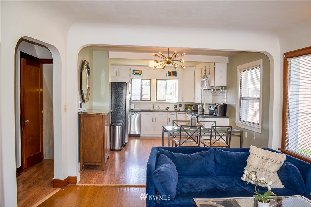 329 Smithers Avenue South Renton, WA 98057 - Photo 3 of 13 Gallery Image 3