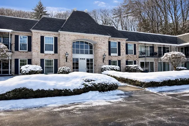 $223,000 | 324 Russell Road, Unit 204, Westfield, MA 01085