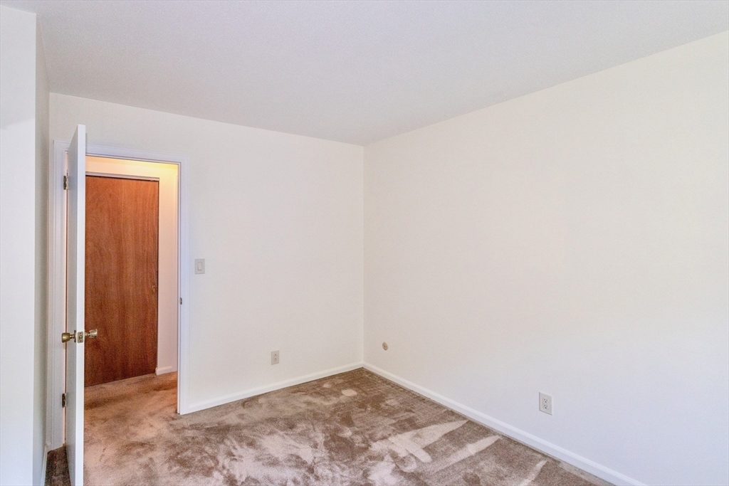 324 Russell Road, Unit 204 Westfield, MA 01085 - Photo 17 of 30