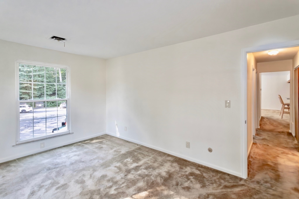 324 Russell Road, Unit 204 Westfield, MA 01085 - Photo 22 of 31