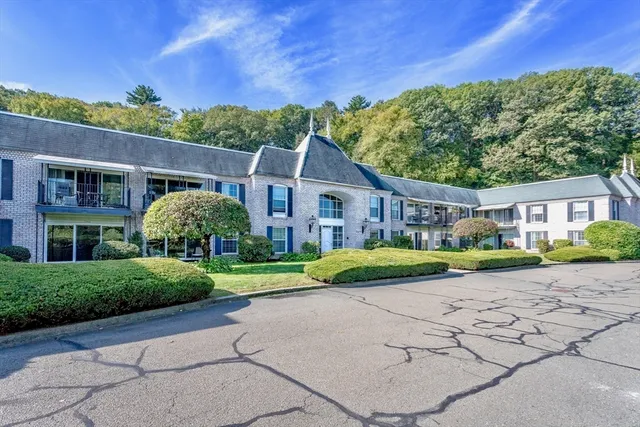 $223,000 | 324 Russell Road, Unit 204, Westfield, MA 01085