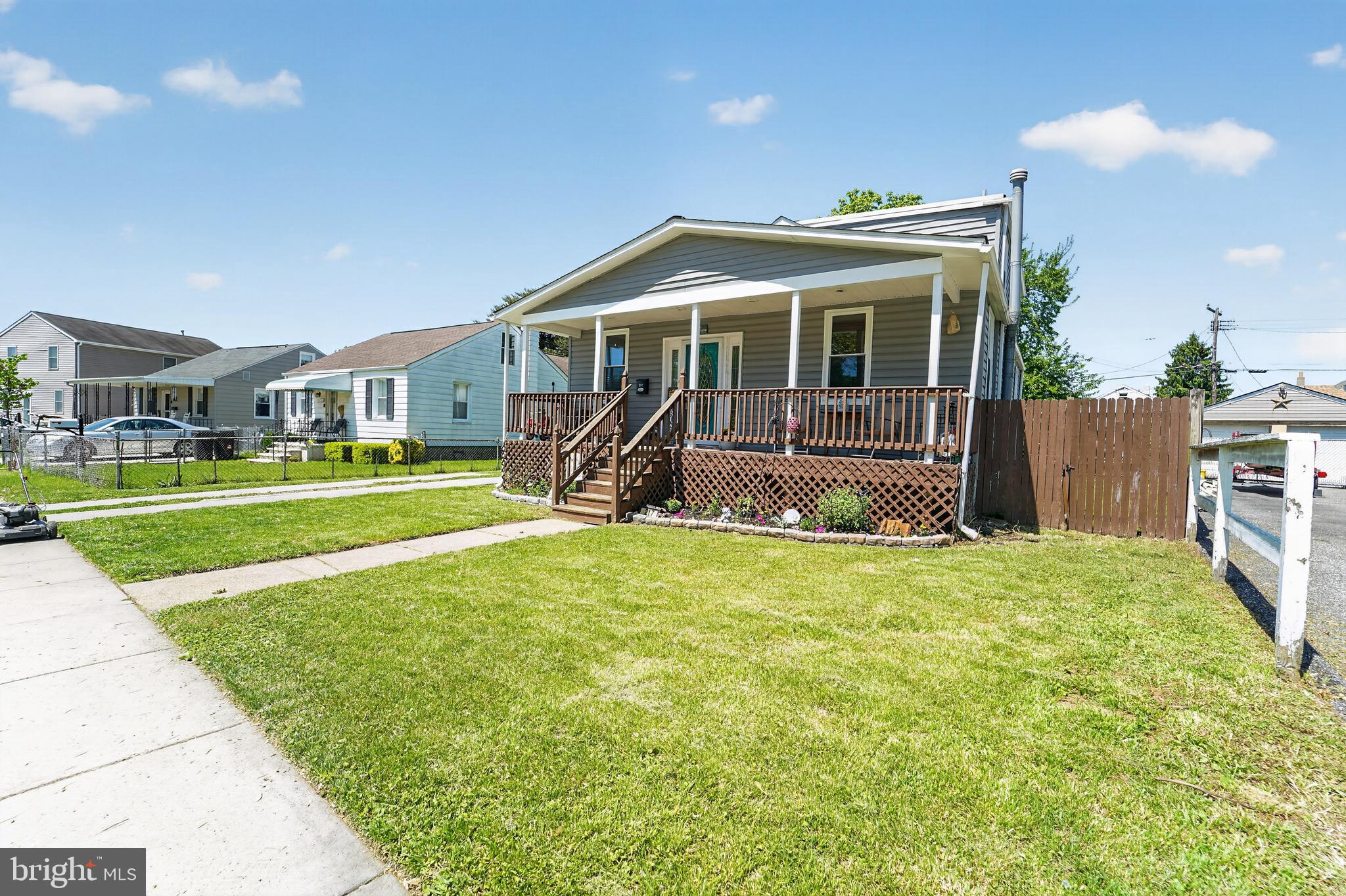 217 Pinewood Road Dundalk, MD 21222 - Photo 2 of 39