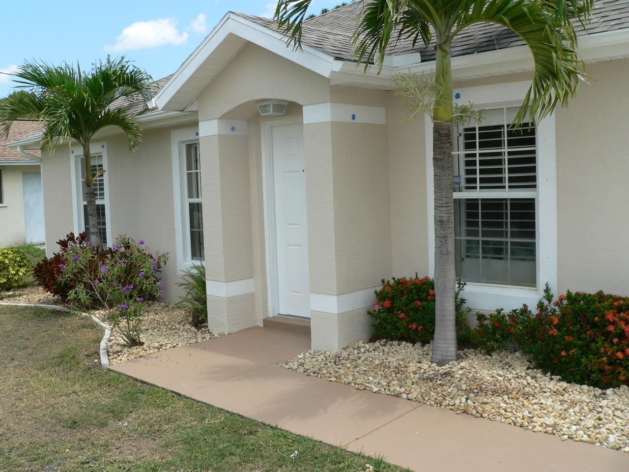 651 Northwest Selvitz Road Port St. Lucie, FL 34983 - Photo 2 of 24 P1070382