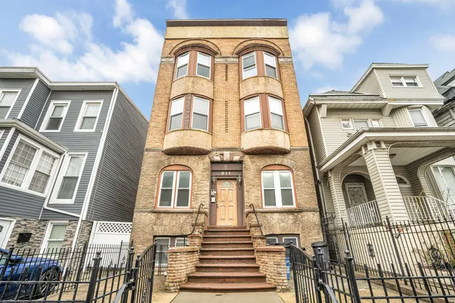 $2,500 | 811 Montgomery Street, Unit 2L, Jersey City, NJ 07306