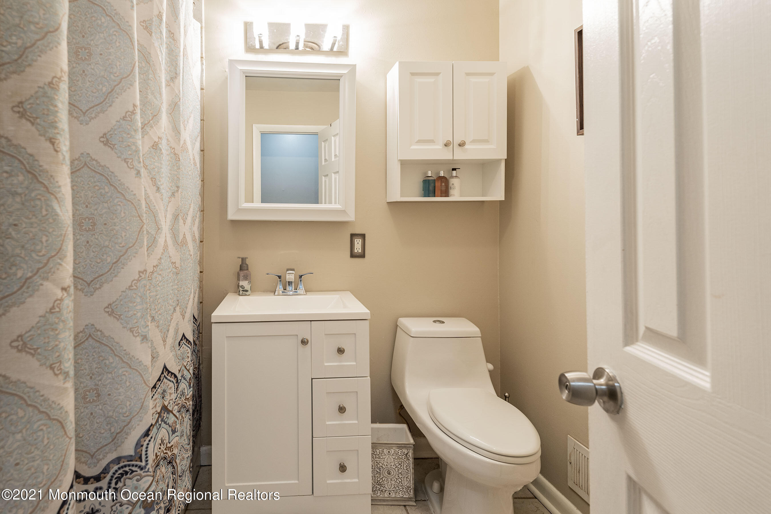 2 Westfield Road East Windsor, NJ 08520 - Photo 21 of 30 Lavatory1b