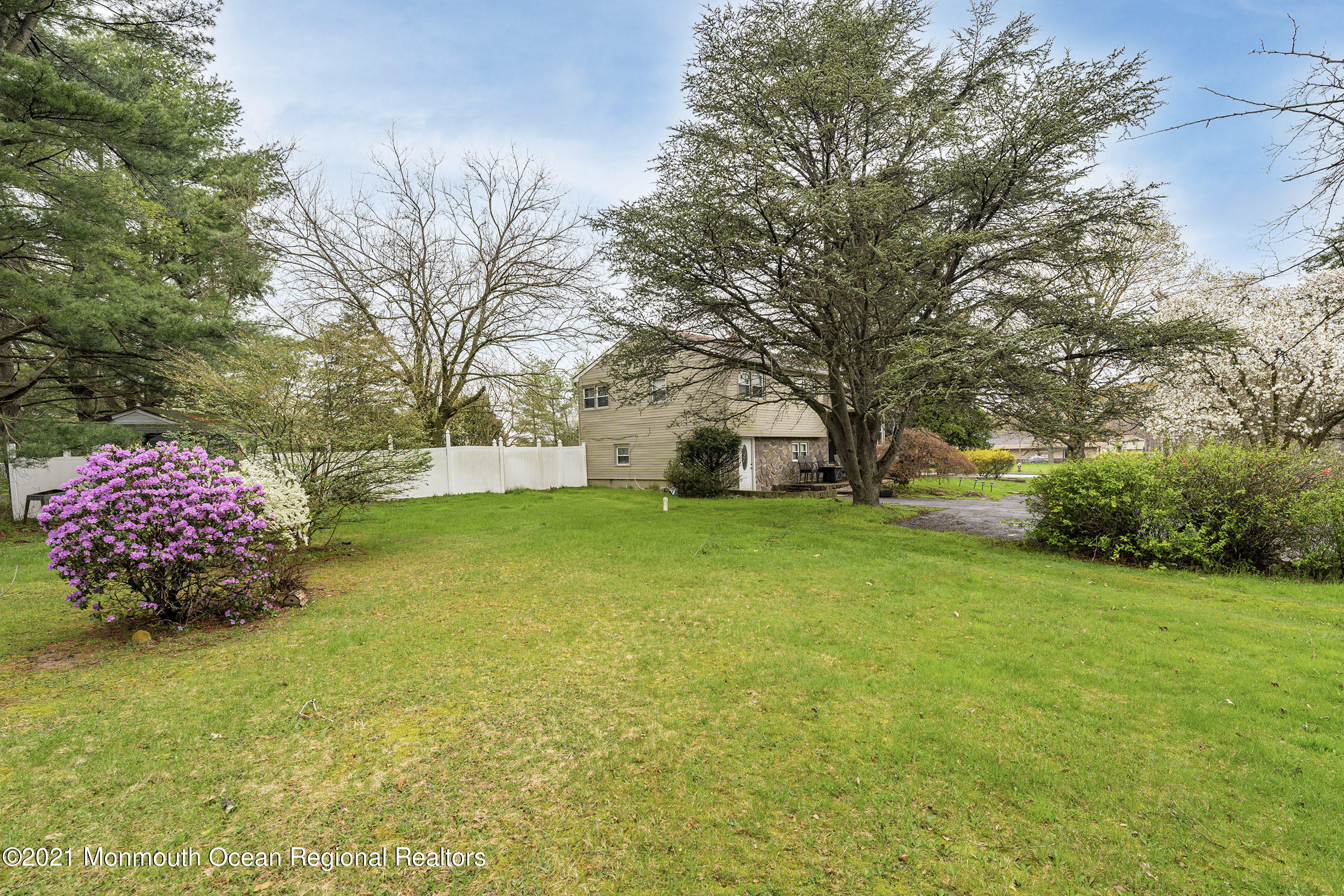 2 Westfield Road East Windsor, NJ 08520 - Photo 28 of 30 FrontLeft2