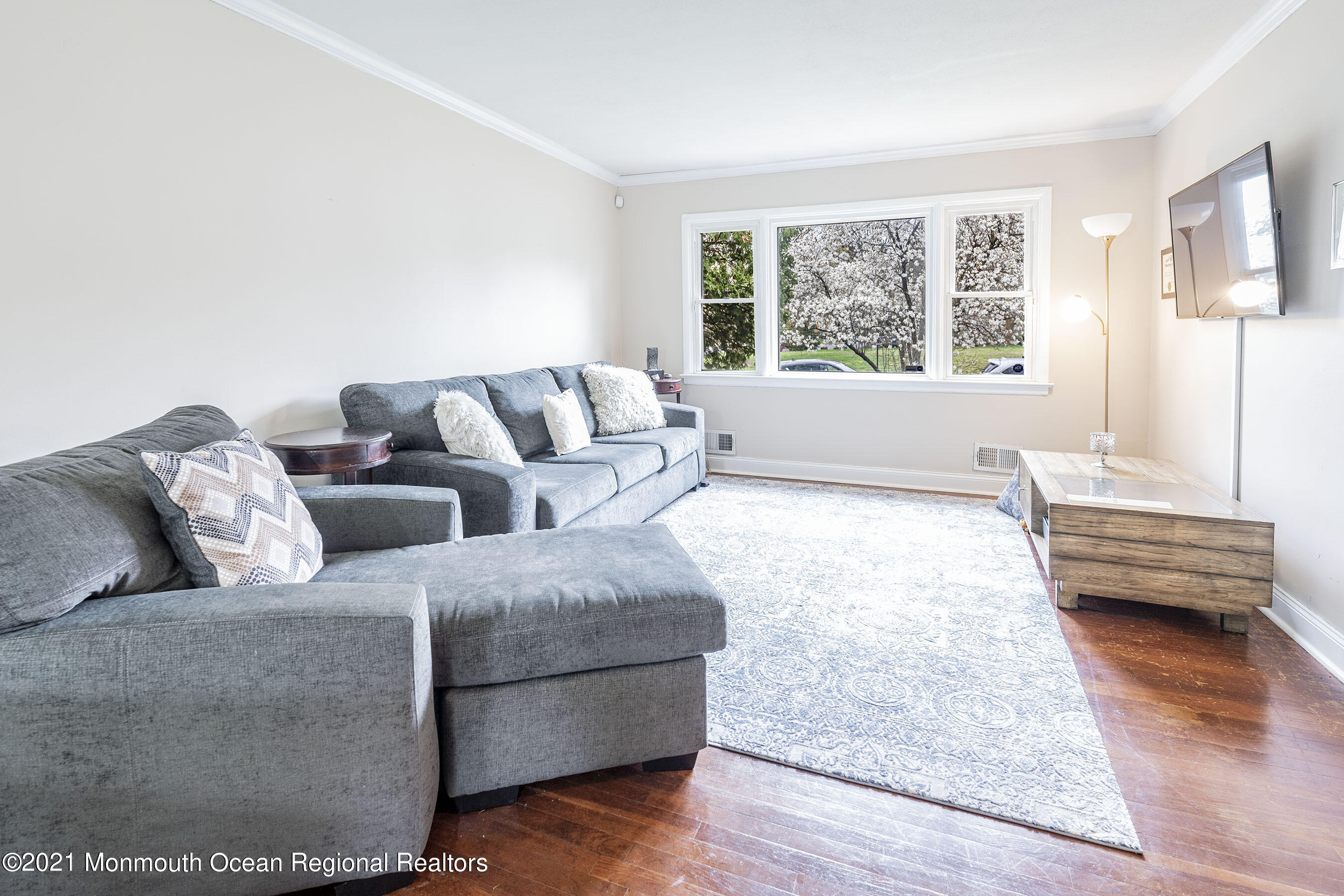 2 Westfield Road East Windsor, NJ 08520 - Photo 5 of 30 Living1