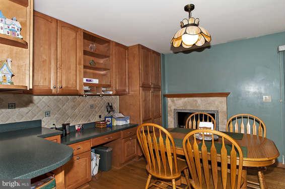 1 Thorburn Road Gaithersburg, MD 20878 - Photo 9 of 19 Kitchen