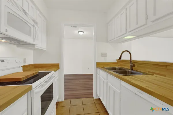 $199,900 | 1202 Thorpe Lane, Unit 701, San Marcos, TX 78666