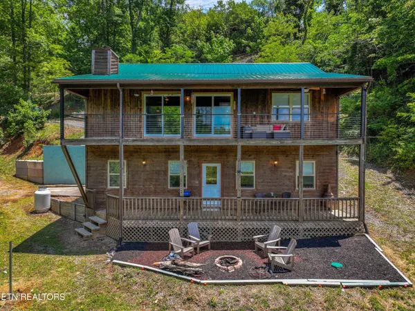 $569,000 | 2759 Wildwood Road, Dandridge, TN 37725